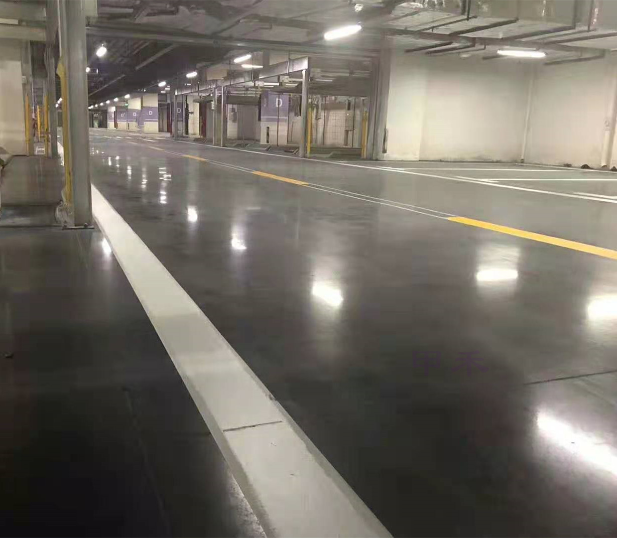 專(zhuān)業(yè)生產(chǎn)車(chē)間，進(jìn)口生產(chǎn)設(shè)備，產(chǎn)品合格率100％